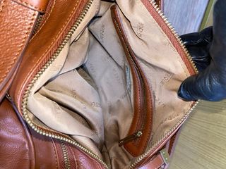 Bolso de piel marrón Uterqüe