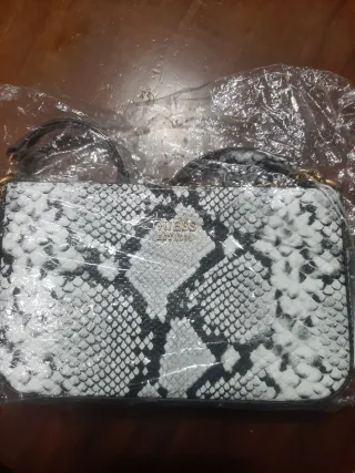 Bolso Guess Serpiente Cadena Dorada