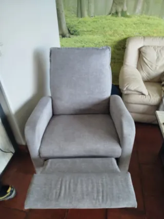 Butaca giratoria y reclinable gris