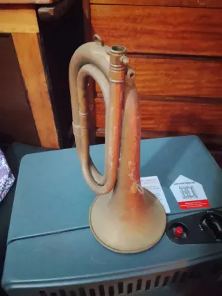 Clarín militar antiguo