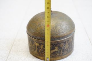 Caja decorativa latón con grabados arte islamico