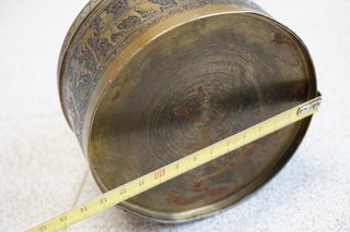 Caja decorativa latón con grabados arte islamico