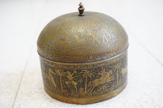 Caja decorativa latón con grabados arte islamico