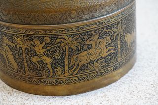 Caja decorativa latón con grabados arte islamico