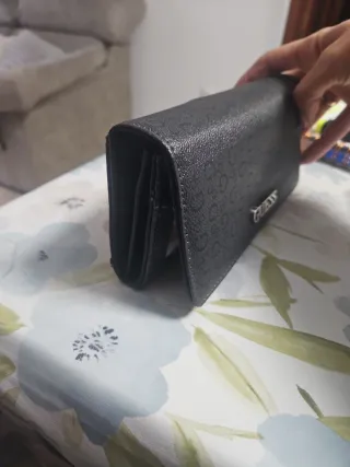 Monedero Guess Negro
