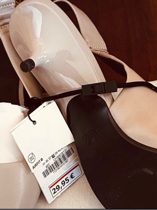 Zapatos Zara destalonados tacón bajo kitten beige