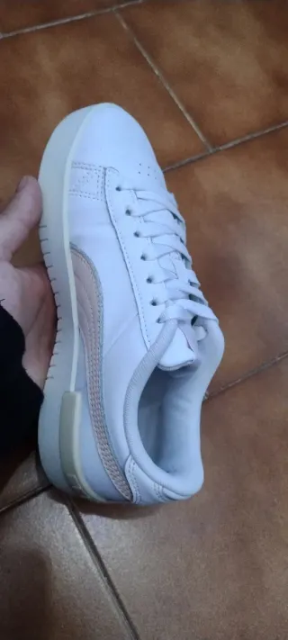Zapatillas Puma Blancas y Rosas