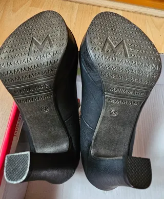 Zapatos de tacón negros