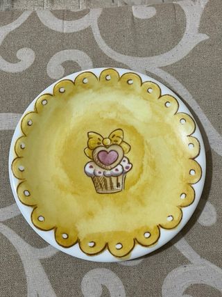 Piatto Thun collezione Cupcake giallo in ceramica