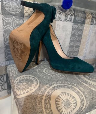 Zapatos tacón Laura Amat verde