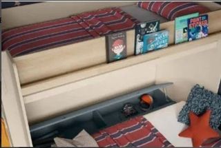 Litera modular beige y azul.