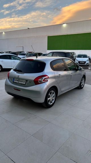 Peugeot 208 2016