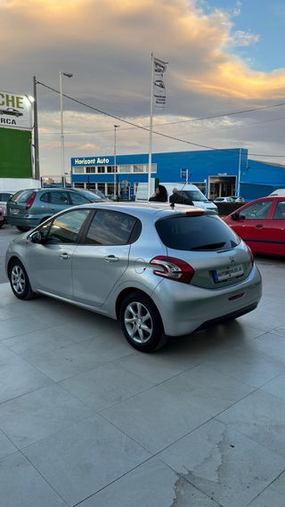 Peugeot 208 2016