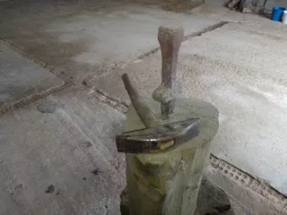 Yunque y martillo para guadañas - Antigüedad