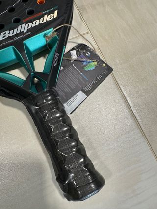 Bullpadel Hack 04 Hybrid 25 Paquito