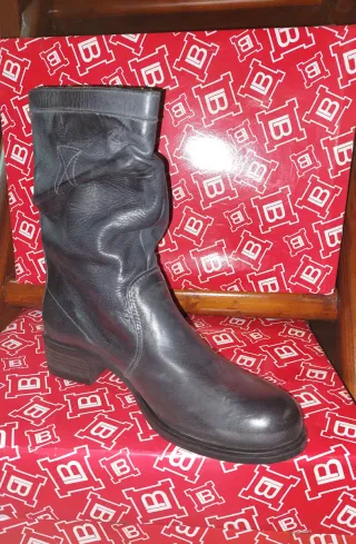 Stivaletto donna basso in pelle colore grigio nero