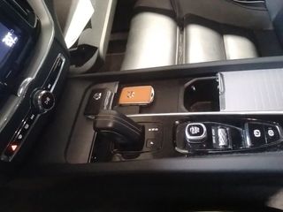 Volvo XC60 T6 Recharge R-Design AWD Auto 250 kW (340 CV)