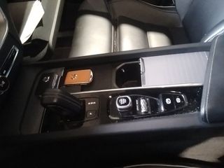 Volvo XC60 T6 Recharge R-Design AWD Auto 250 kW (340 CV)