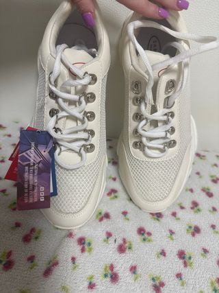 Zapatillas Paredes blancas