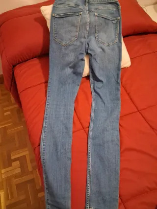 Pantalón vaquero pitillo Hollister mujer azul