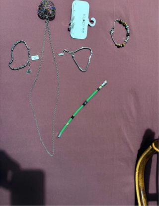 Set Bracciali e Collana ogni pezzo 3€