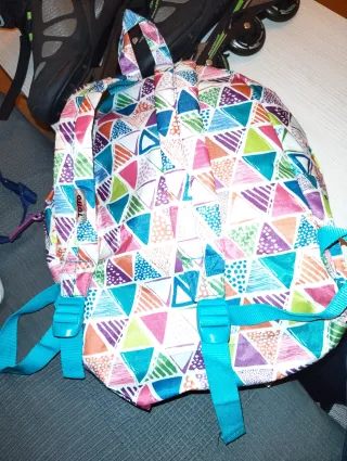 Mochila Totto Estampada Triángulos