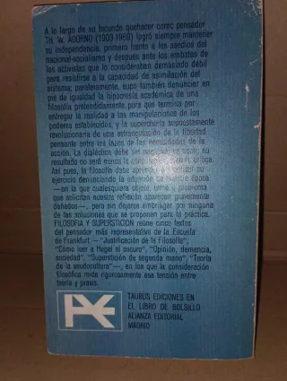 Lote de tres libros de 2€ a 5€ cada uno