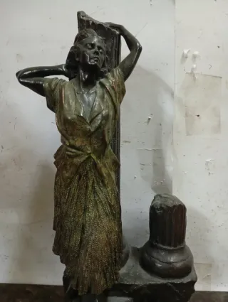 LIQUIDACIÓN Figura bronce Miró reproducción