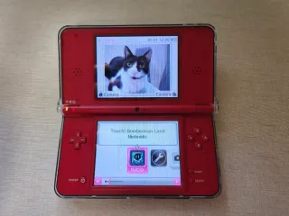 Nintendo DSi XL Edición Mario Roja