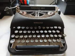 Máquina de escribir Remington De Luxe Model 5.