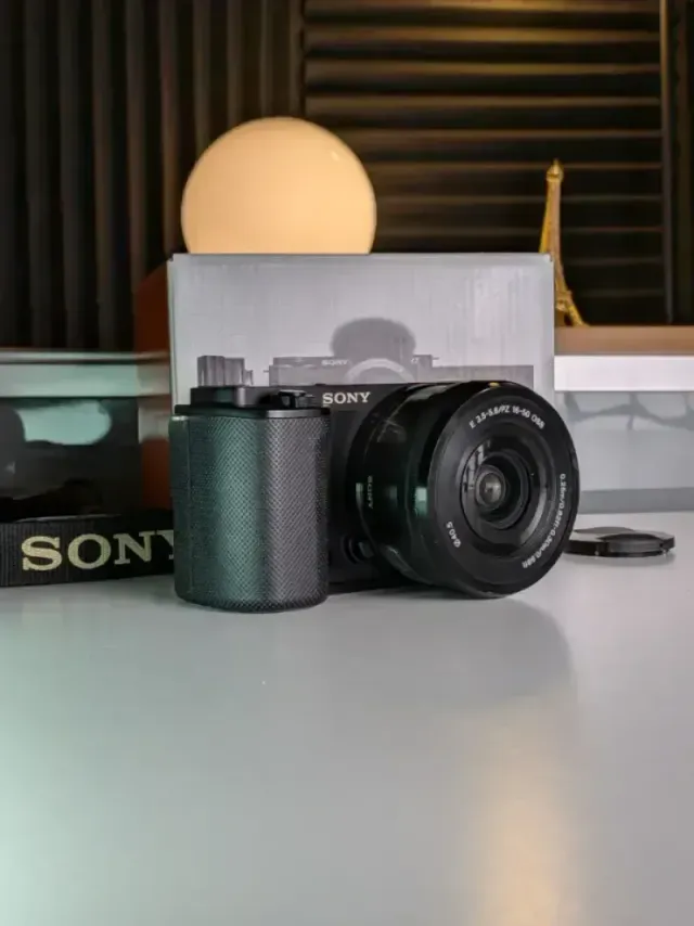 COMO NUEVA | Sony ZV-E10 + objetivo kit