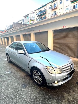 Mercedes C200 5 puertas gris 2008