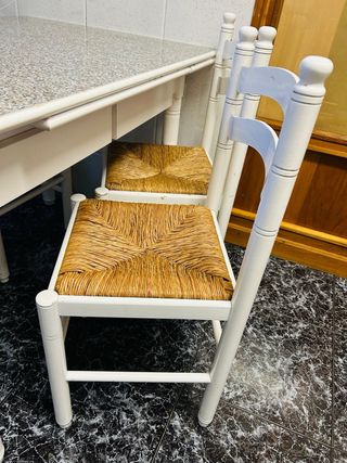 Mesa de cocina y 4 sillas