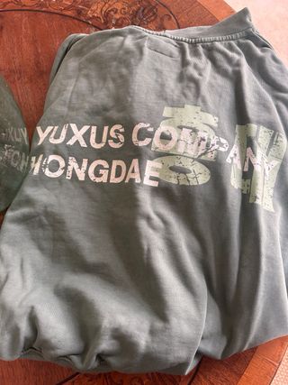 Sudadera YUXUS verde nueva con etiqueta