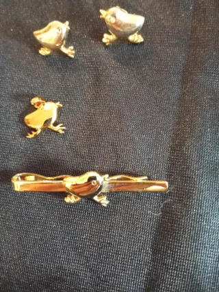 Collar y pendientes de pollito oro