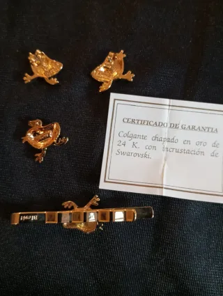 Collar y pendientes de pollito oro