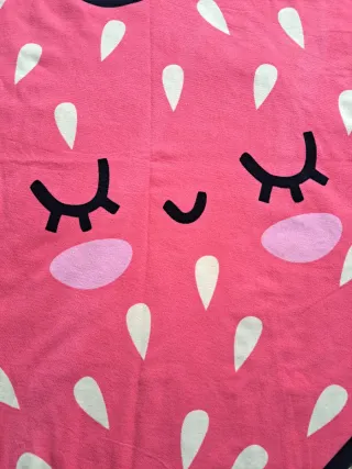 Toalla infantil fresa cara sonriente