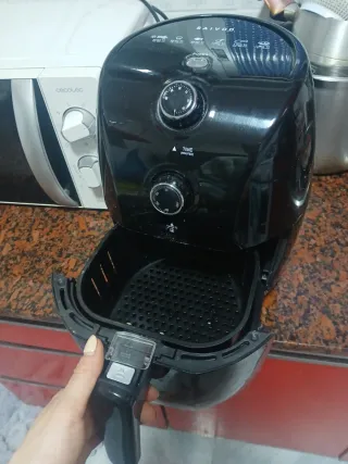 Freidora de aire negra