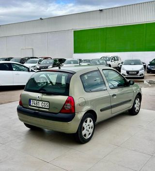 Renault Clio 2004