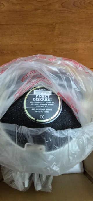 Altavoces empotrables Linn Diskreet