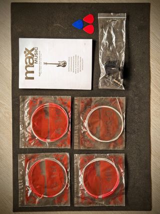 Kit Bajo Eléctrico + Amplificador 40W casi sin uso