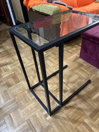 Mesa auxiliar diseño moderno cristal y metal