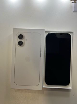 iPhone 16 Argento