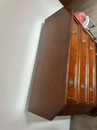 Cómoda de madera con 4 cajones