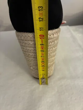 Sandalias cuña negras con esparto