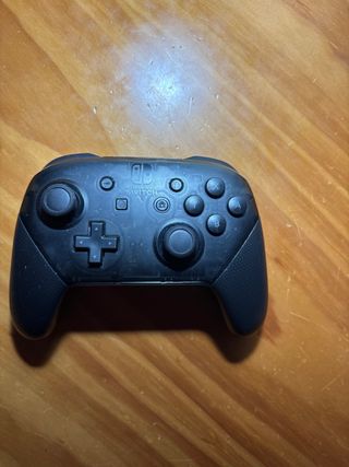 Nintendo Switch + Mando Pro + 3 Juegos