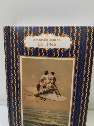 Libro ilustrado El pequeño libro de la Luna