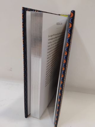 Libro ilustrado El pequeño libro de la Luna