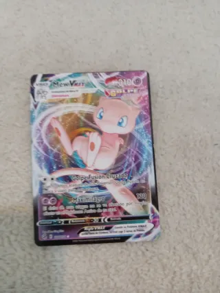 Carta Pokémon Mew VMAX Golpe Fusión Cruzado