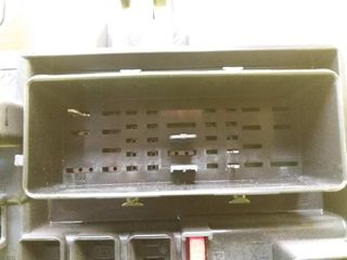 CAJA RELES / FUSIBLES OPEL INSIGNIA SPORTS TOURER (2)